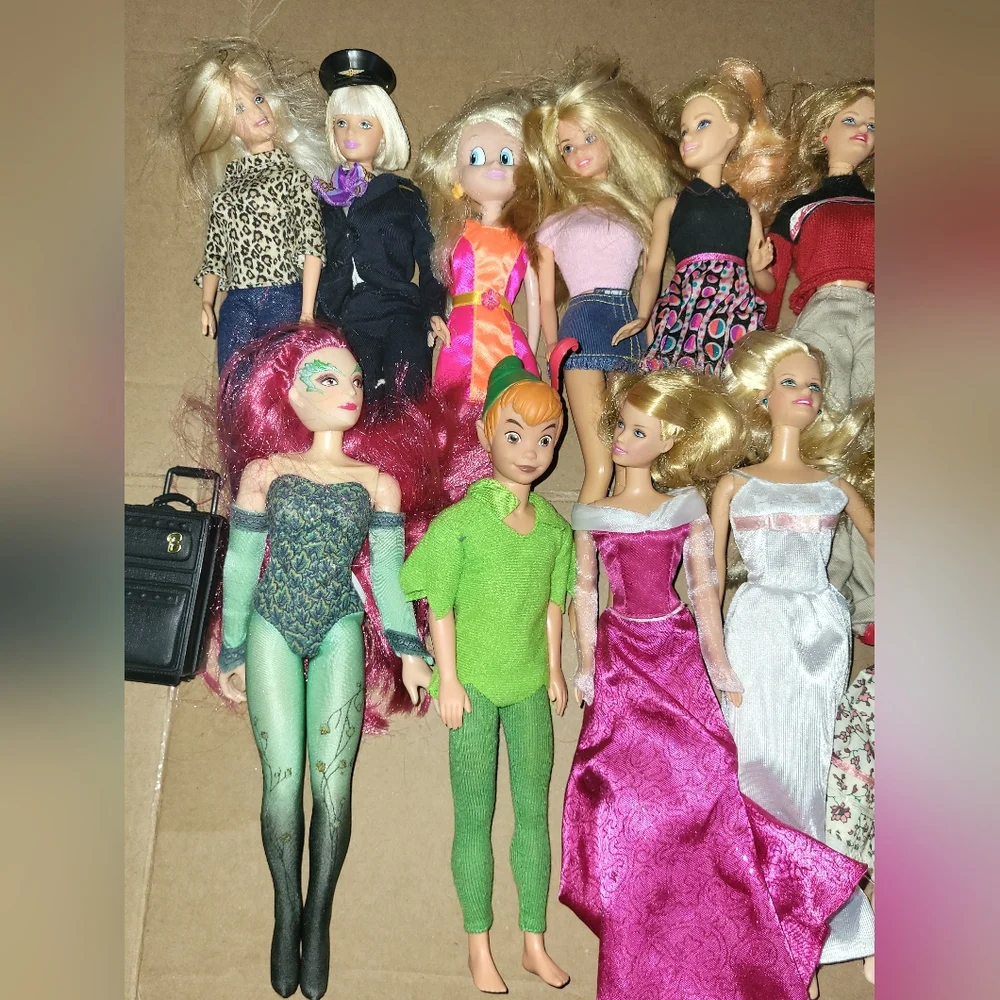 Barbies Set - Picture 2 of 3